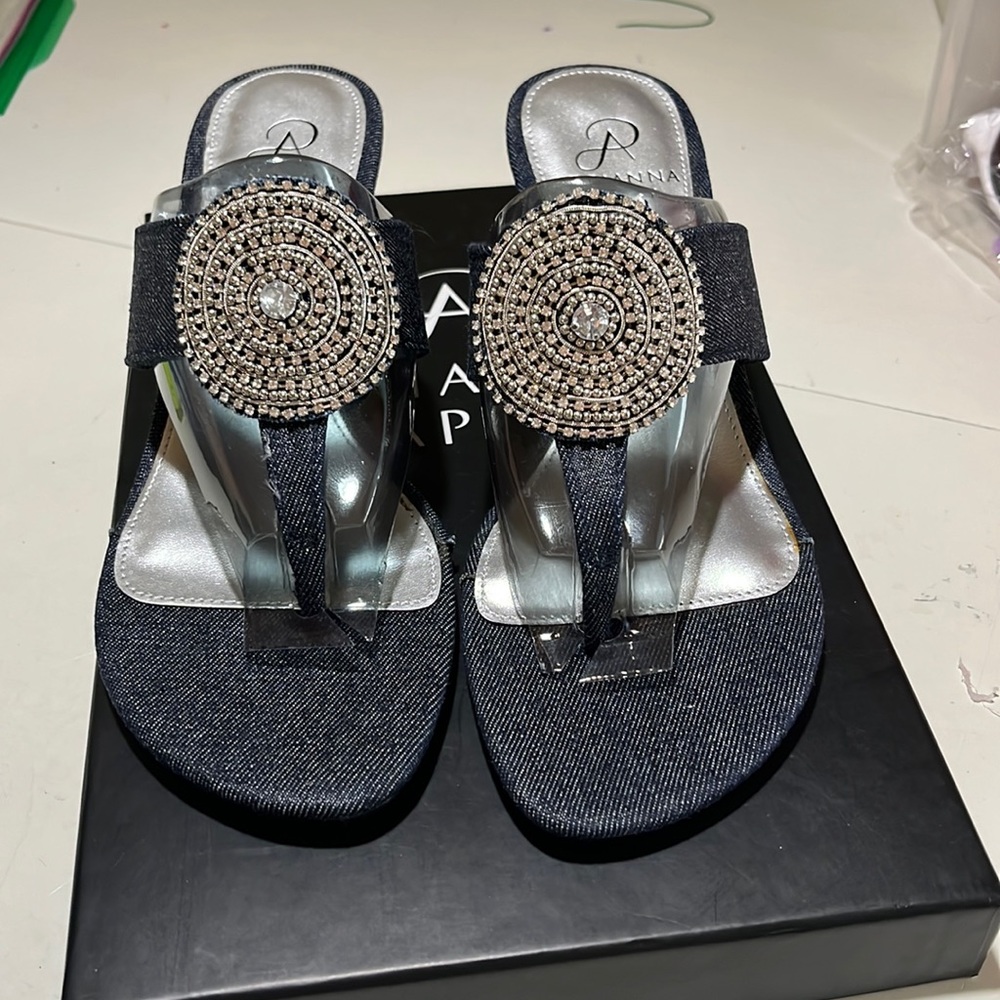NWT  Adrianna Papell dark indigo wedges